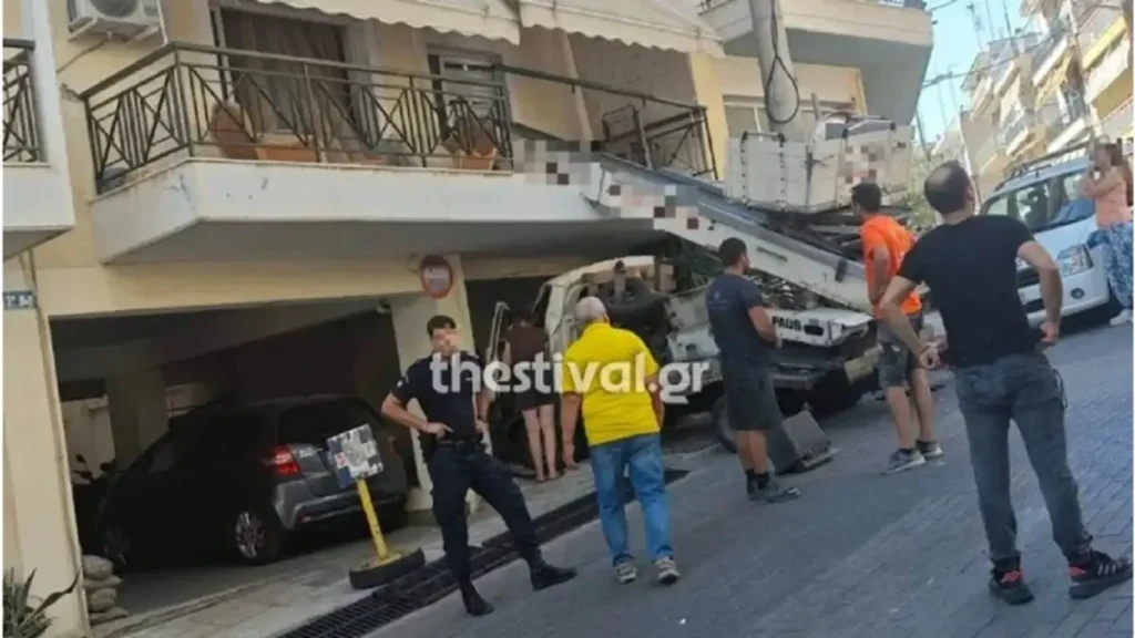 Θεσσαλονίκη: Συνελήφθη μεθυσμένος 41χρονος που προσέκρουσε με το ΙΧ του σε γερανό και τραυμάτισε τον οδηγό του