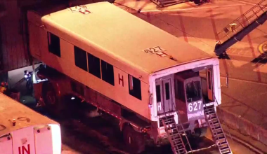 Ουάσινγκτον: Λεωφορείο που μετέφερε επιβάτες προσέκρουσε σε αποβάθρα στο αεροδρόμιο Ντάλες – 18 τραυματίες (βίντεο)