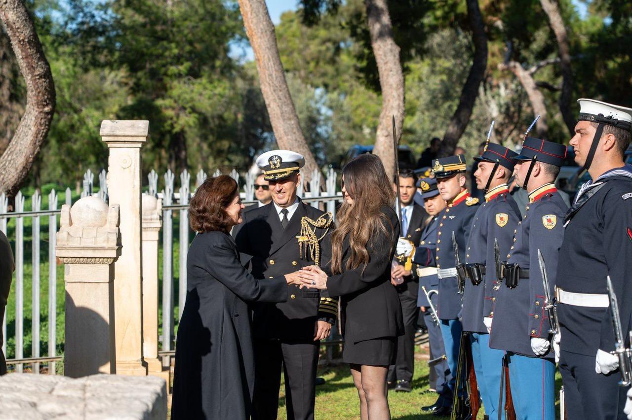Κίμπερλι Γκιλφόιλ: Στο Πολεμικό Κοιμητήριο Φαλήρου για την 97η επέτειο της λήξης του Α΄ΠΠ