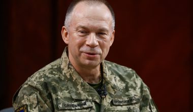 Ο.Σίρσκι: «Οι Ρώσοι έχουν συγκεντρώσει 150.000 μαχητές σε Ποκρόφσκ και Μίρνογκραντ»