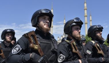 Βίντεο: Χιλιάδες Τσετσένοι εθελοντές των ειδικών δυνάμεων αναχώρησαν από το Γκρόζνι για την ανατ. Ουκρανία