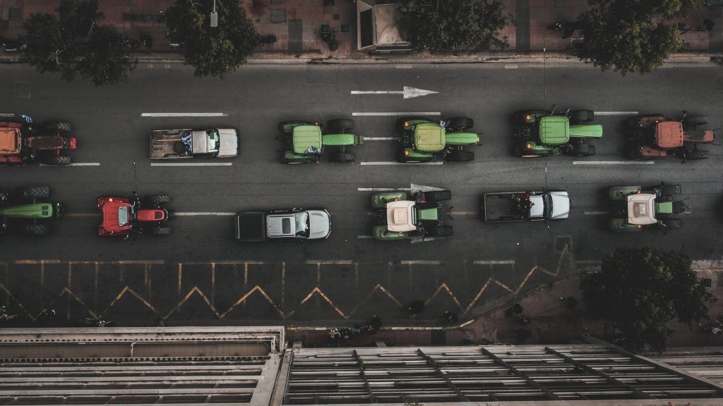 Κυκλοφοριακές ρυθμίσεις στο κέντρο της Αθήνας λόγω των κινητοποιήσεων των αγροτών – Ποιοι δρόμοι κλείνουν