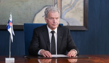 O τέως πρόεδρος Φινλανδίας συμβουλεύει την ΕΕ: «Μιλήστε με τον Β.Πούτιν – Είναι αναγκαίο»