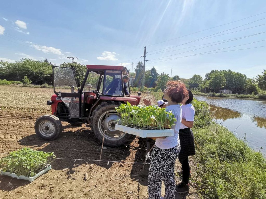 Σκάνδαλο δεκάδων εκατ. ευρώ στα Σκόπια: Αναστέλλεται επ’αόριστον η χρηματοδότηση των αγροτών από τα κονδύλια