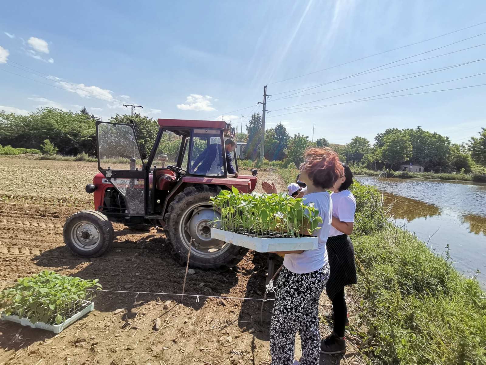 Σκάνδαλο δεκάδων εκατ. ευρώ στα Σκόπια: Αναστέλλεται επ’αόριστον η χρηματοδότηση των αγροτών από τα κονδύλια