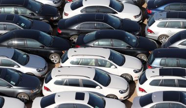 «Λαβράκι» της ΑΑΔΕ: Αποκαλύφθηκε απάτη ΦΠΑ με πολυτελή μεταχειρισμένα οχήματα μέσω βουλγαρικής εταιρείας