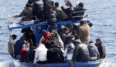 Τουλάχιστον 56 παράνομοι αλλοδαποί εντοπίστηκαν ανοικτά της Γαύδου: Τρεις οι νεκροί – Σηκώθηκε κι ελικόπτερο