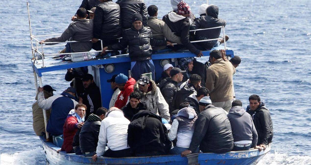 Τουλάχιστον 56 παράνομοι αλλοδαποί εντοπίστηκαν ανοικτά της Γαύδου: Τρεις οι νεκροί – Σηκώθηκε κι ελικόπτερο