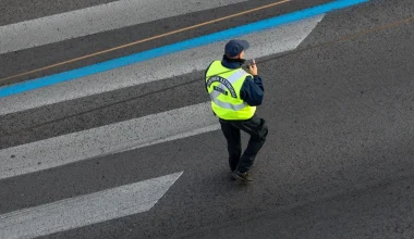 Σοβαρό ατύχημα στην Πάτρα: Αυτοκίνητο παρέσυρε και τραυμάτισε τροχονόμο