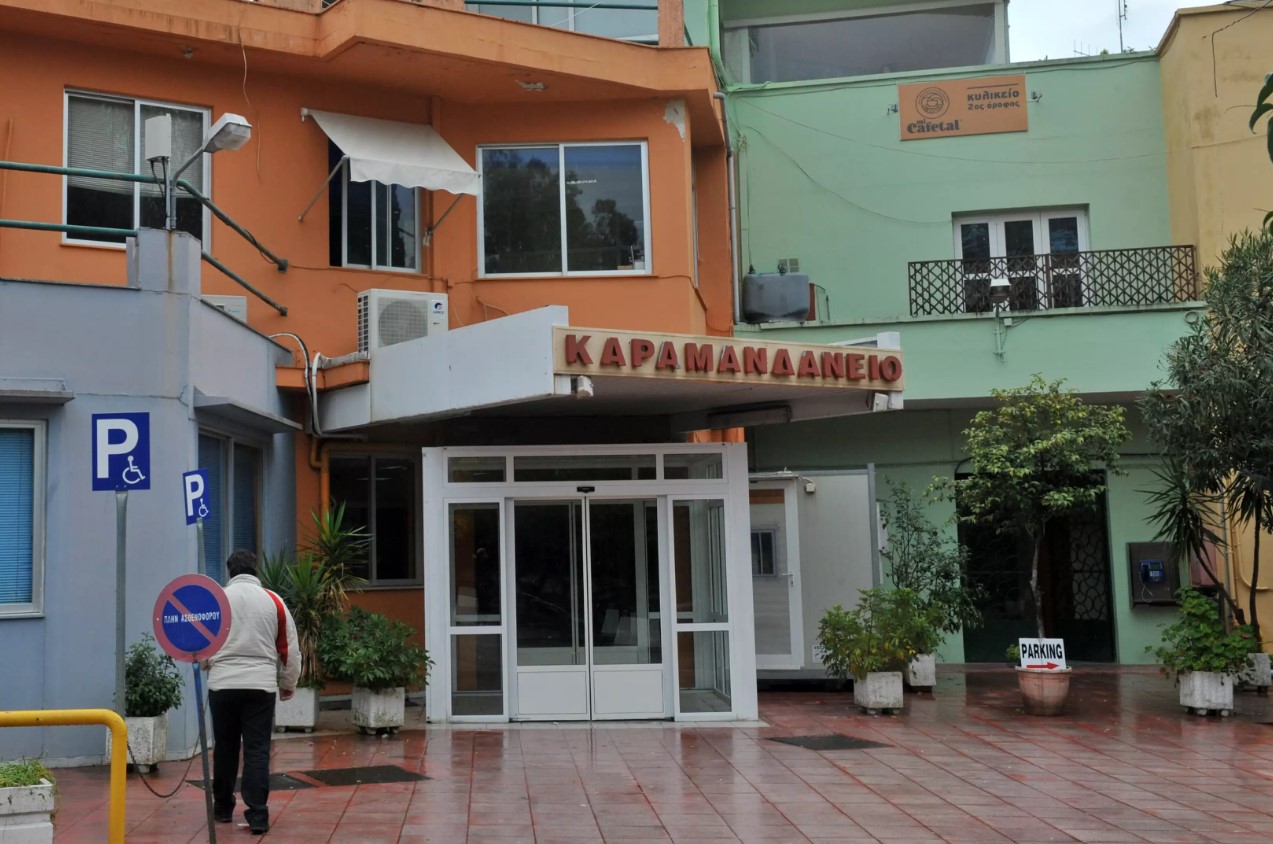 Τραγωδία στην Αχαΐα: Αγκαλιά έπεσαν από ύψος 2 μέτρων ο 25χρονος & ο 3χρονος – Είχε ζαλιστεί από χτύπημα στο κεφάλι