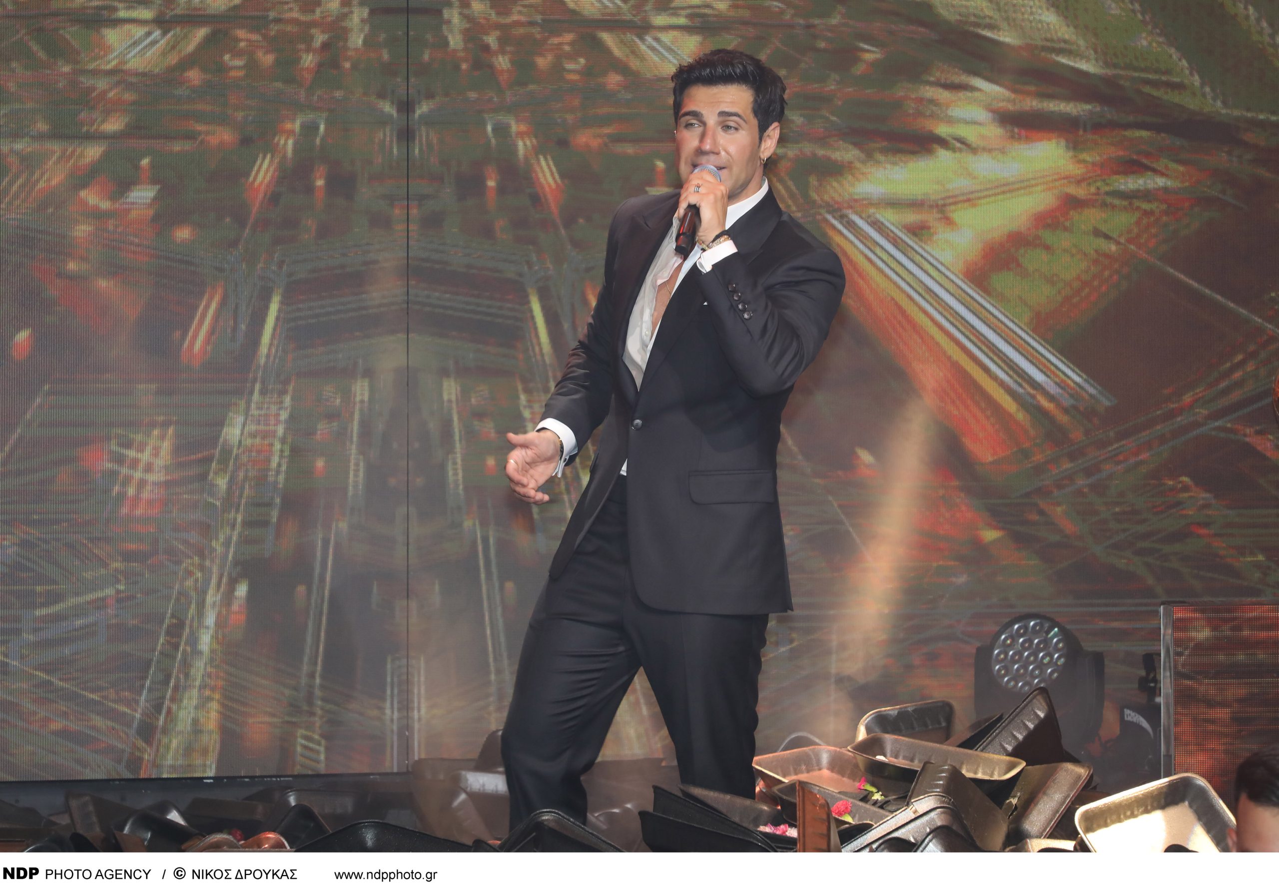 Π.Ιακωβίδης: «Έγινα τραγουδιστής επειδή είδα σε μία ελληνική ταινία τον Τ.Βοσκόπουλο να τραγουδάει» (βίντεο)