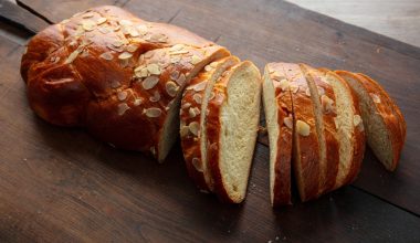 Ο ΕΦΕΤ ανακαλεί από την αγορά τσουρέκι με πραλίνα φουντουκιού – Δείτε ποιο αφορά (φώτο)