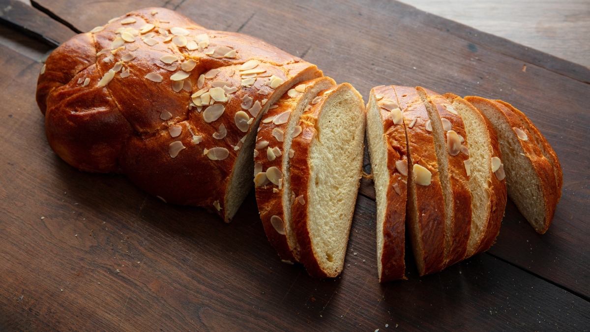 Ο ΕΦΕΤ ανακαλεί από την αγορά τσουρέκι με πραλίνα φουντουκιού – Δείτε ποιο αφορά (φώτο)