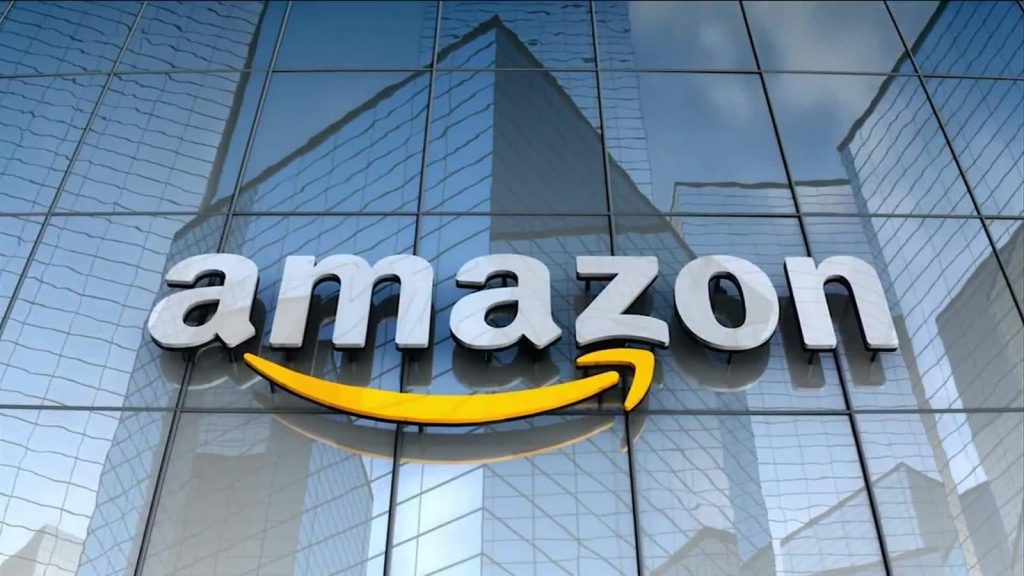 Δεν είναι μόνο το κινεζικό Shein: Και η Amazon πουλούσε «κούκλες του σεξ» με παιδική εμφάνιση
