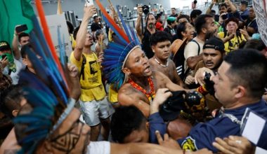 Βραζιλία: Διαδηλωτές εισέβαλαν με κοντάρια στη Διάσκεψη COP30 (βίντεο)