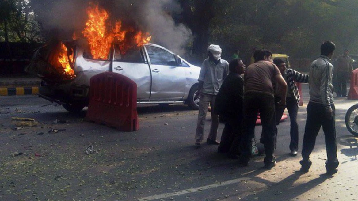 «Τρομοκρατική ενέργεια» χαρακτήρισε η Ινδία την έκρηξη αυτοκινήτου με δέκα νεκρούς στο Δελχί