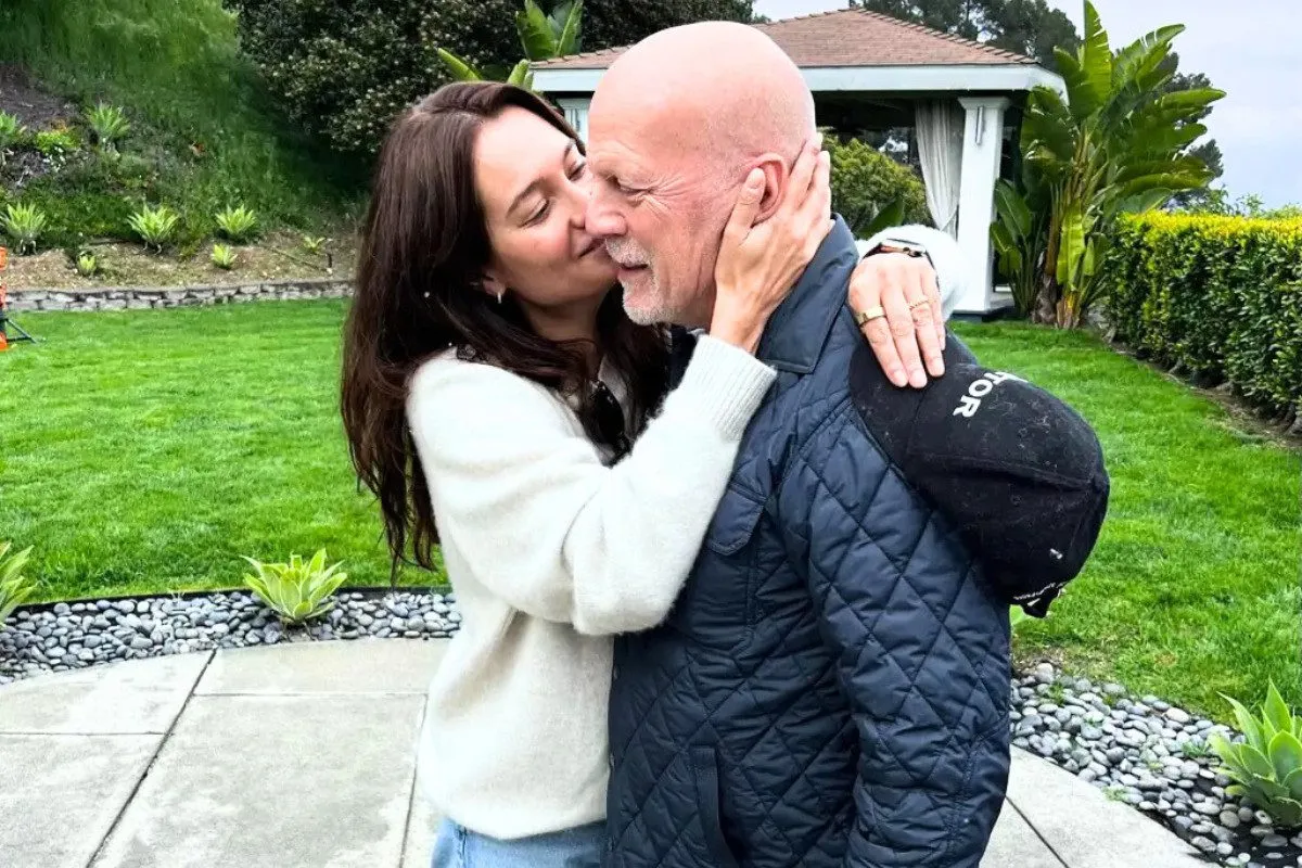 Μ.Γουίλις: Αυτός είναι ο λόγος που όσοι βρίσκονται κοντά στον ηθοποιό απαγορεύεται να φορούν μαύρα