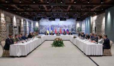 Κρεμλίνο: «Είμαστε ανοικτοί σε ειρηνευτικές διαπραγματεύσεις με την Ουκρανία – Να γίνουν στην Κωνσταντινούπολη»