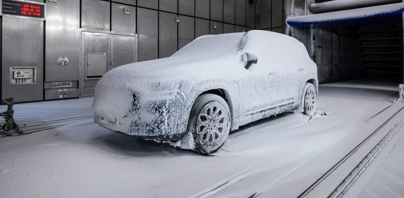 Νέα Mercedes-Benz GLB: Πρώτες εικόνες πριν το ντεμπούτο τον Δεκέμβριο