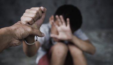 Ρόδος: Στο Δικαστήριο ο 51χρονος Αλβανός που κατηγορείται για ασέλγεια κατά του 10χρονου γιου του