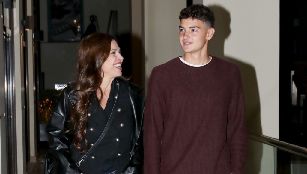 Η Ναταλία Δραγούμη αποκάλυψε σε ποια ομάδα της Super League αγωνίζεται ως τερματοφύλακας ο γιος της (βίντεο)