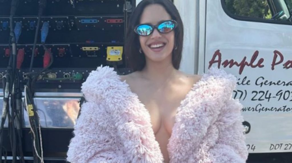 Ροσαλία: Η εντυπωσιακή τραγουδίστρια αποκάλυψε τον λόγο που απέχει από το σεξ – «Είμαι σε φάση αγαμ@@ς»