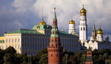 Κρεμλίνο: «Γιατί απέτυχε η βρετανική προσπάθεια δημιουργίας backchannel μαζί μας»