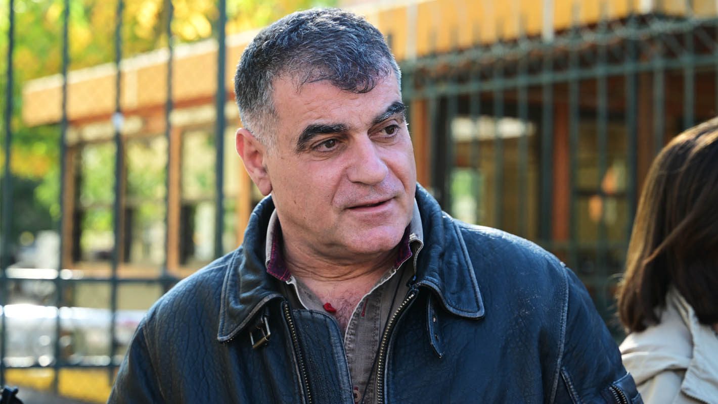 Στην Ευελπίδων ο Κ.Βαξεβάνης μετά τα ασφαλιστικά μέτρα του εκδοτικού οίκου του βιβλίου Α.Τσίπρα