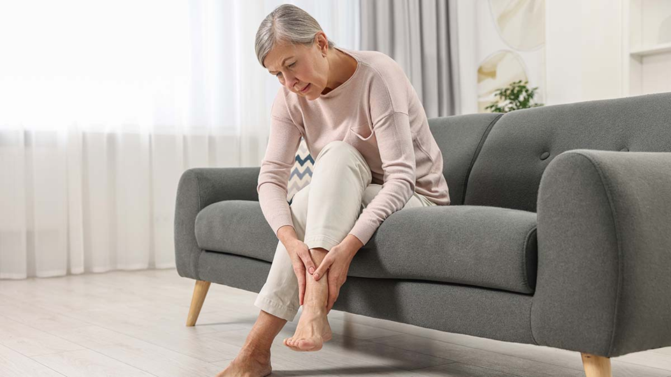 Το σημάδι στα πόδια που προειδοποιεί για καρδιακή ανεπάρκεια, ηπατική νόσο ή θρόμβους