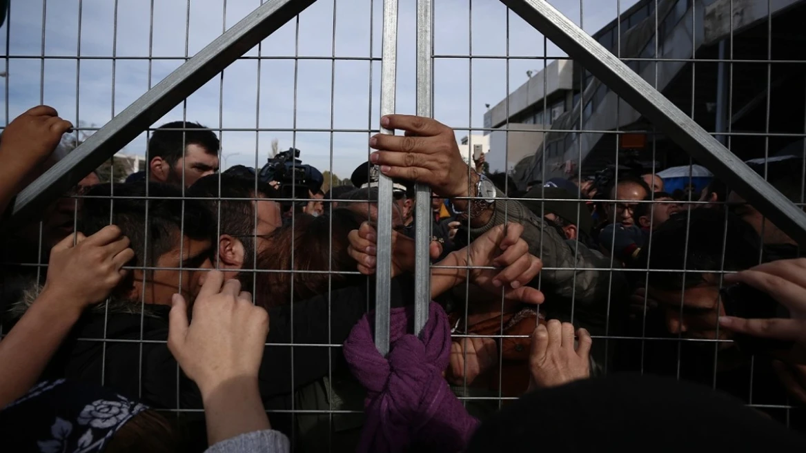 Αύριο δικάζονται οι παράνομοι μετανάστες για την εξέγερση στην δομή της Σιντικής