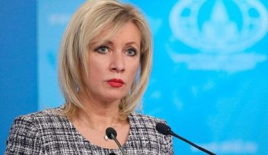 Μ.Ζαχάροβα: «Συμφωνούμε με τον Β.Όρμπαν – Η εξουσία στην Ουκρανία είναι στα χέρια μιας στρατιωτικής μαφίας»