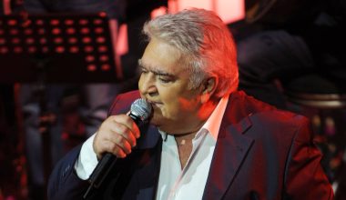 Η σπάνια δημόσια εμφάνιση του Πασχάλη Τερζή (φωτό)