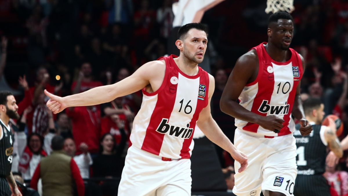 Euroleague: «Καμπάνα» ύψους 6.000 ευρώ στον Ολυμπιακό για τα υβριστικά συνθήματα στον αγώνα με την Παρτιζάν