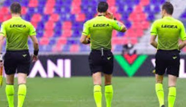 Αλλάζουν όλα στο ποδόσφαιρο: Δύο διαιτητές, κατάργηση των εποπτών γραμμής και περισσότερο VAR