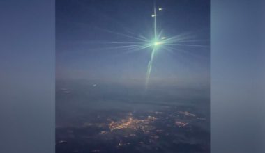 Νέο βίντεο από την «μπάλα» πράσινης «φωτιάς» που πέταξε πάνω από τον ουρανό της Μόσχας!