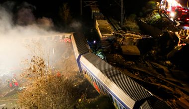 Τραγωδία στα Τέμπη: Πρώτος απ΄όλους παρέλαβε ο σταθμάρχης το κλητήριο θέσπισμα για την δίκη