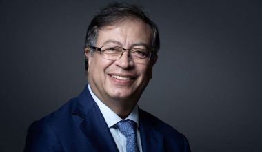 Ο Κολομβιανός πρόεδρος χαρακτήρισε τον Ν.Τραμπ «βάρβαρο» για τις επιθέσεις κατά σκαφών με ναρκωτικά στην Καραϊβική