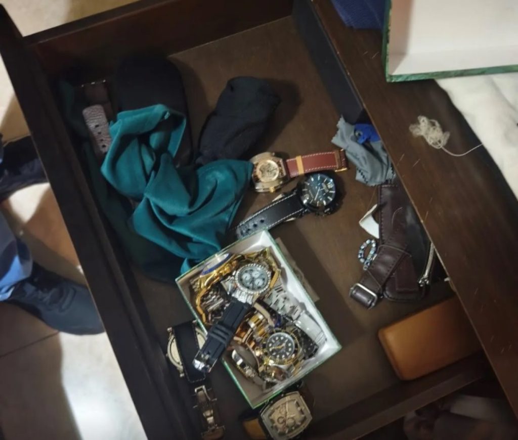 Εκτός από τον γνωστό επιχειρηματία και πρώην αστυνομικός στο κύκλωμα που έστηνε απάτες