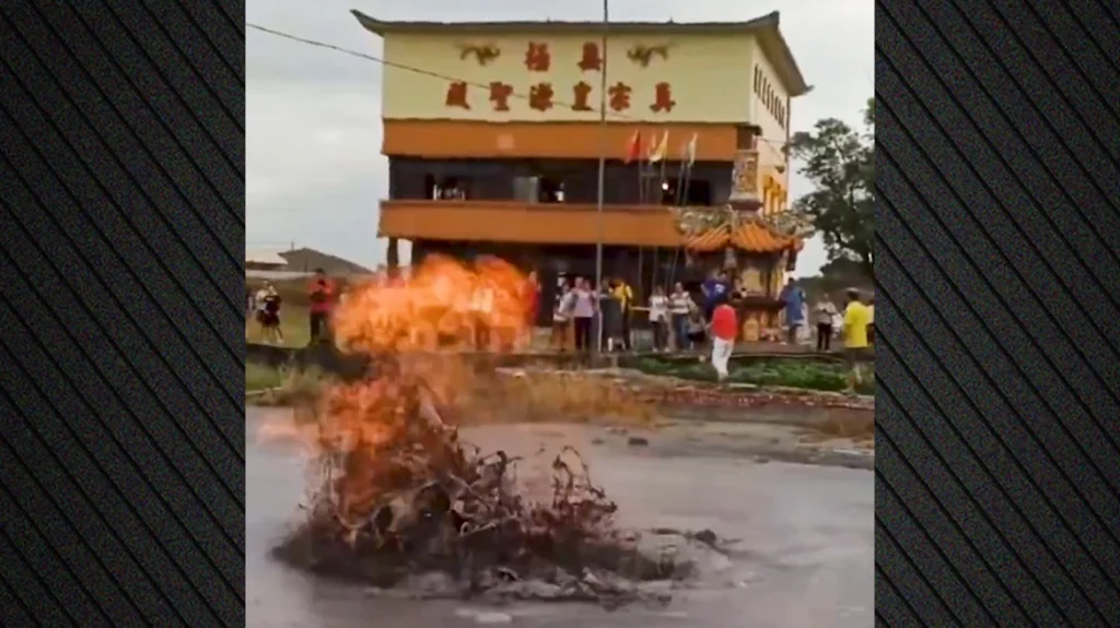 Ασυνήθιστο γεωλογικό φαινόμενο στην Ταϊβάν: Έκρηξη ηφαιστείου λάσπης στη μέση του δρόμου! – Δείτε βίντεο
