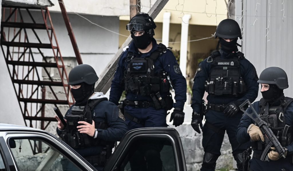 Θεσσαλονίκη: Εξαρθρώθηκε σπείρα που χτυπούσε ΑΤΜ – Πάνω από 500.000 ευρώ η λεία τους