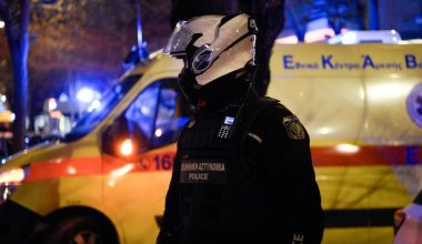 Σοβαρό τροχαίο στο Ηράκλειο: Αυτοκίνητο εξετράπη της πορείας του και αναετράπη – Τραυματίστηκε ο οδηγός