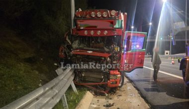 Νταλίκα κομματιάστηκε μετά την εκτροπή της πορείας της στα Καμένα Βούρλα – Δείτε φωτογραφίες