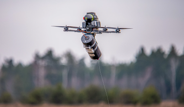 Βίντεο: Ρωσικά FPV οπτικών ινών κατέγραψαν κατεστραμμένα ουκρανικά οχήματα μεταξύ Ποκρόφσκ και Μίρνοχραντ