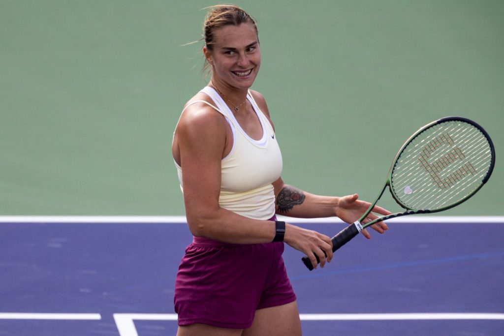 Αρίνα Σαμπαλένκα: Κολύμπησε μαζί με καρχαρίες στις Μαλδίβες (βίντεο)