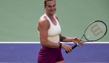 Αρίνα Σαμπαλένκα: Κολύμπησε μαζί με καρχαρίες στις Μαλδίβες (βίντεο)