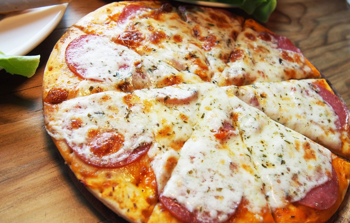 Οι Βρετανοί «γυρίζουν την πλάτη» στην πίτσα: Στρέφονται στο κοτόπουλο και η μία πιτσαρία κλείνει μετά την άλλη!