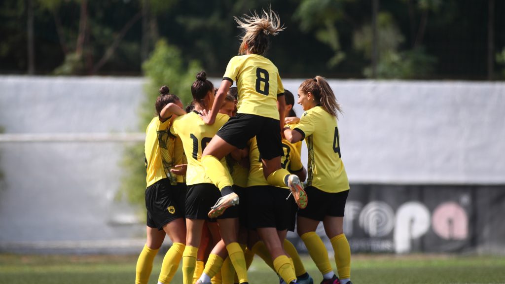 Επεισόδια στο ντέρμπι του ποδοσφαίρου γυναικών: Παίκτριες της ΑΕΚ και του Παναθηναϊκού πιάστηκαν στα χέρια (βίντεο)