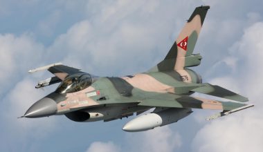 Βενεζουέλα: Η στιγμή που F-16 καταρρίπτει αεροσκάφος C-210 που εισήλθε παράνομα στον εναέριο χώρο (βίντεο)