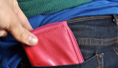 Συνελήφθησαν δύο 13χρονοι που έκλεψαν το πορτοφόλι 19χρονης στο Μετρό «Κορυδαλλός»