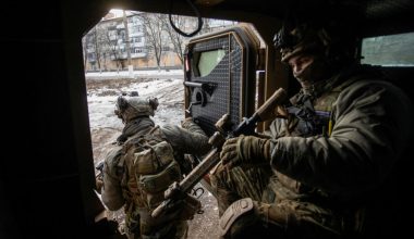 Άρχισε… ο χορός στο Σλαβιάνσκ: Οι Ρώσοι εξαπέλυσαν μπαράζ σφοδρών πληγμάτων με Geran-2 στην πόλη – Δείτε βίντεο